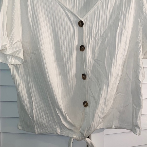 Cream button down top - Picture 3 of 6